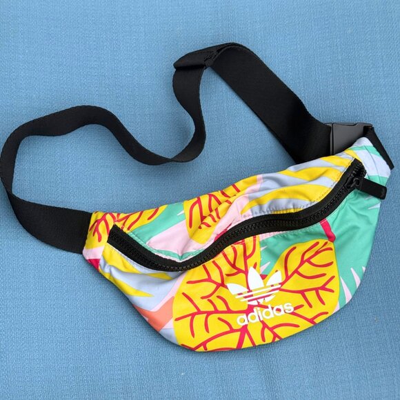 Adidas Tropical Leaf Pattern Waist Bag / Fanny Pack / Crossbody - New - Picture 1 of 8